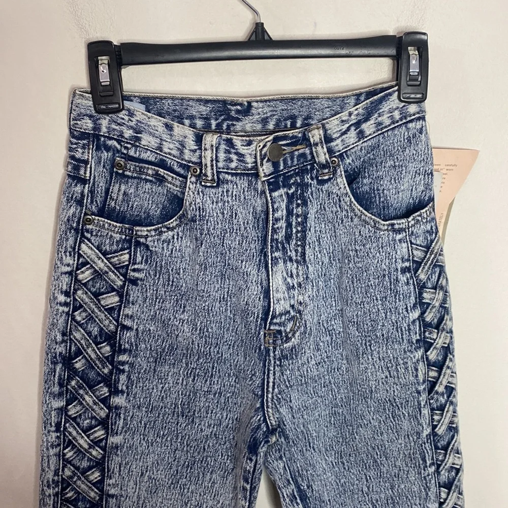 Pure Jeanswear high rise acid wash mom jeans with lattice accents vintage size 7
